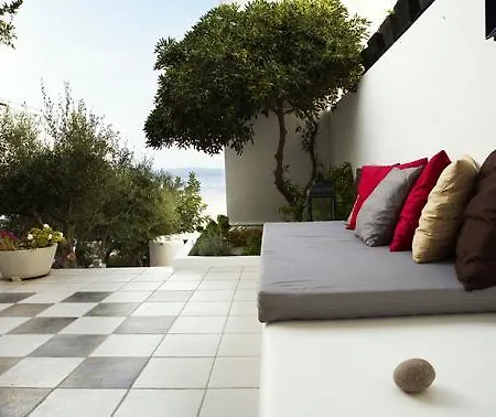 Casa Aiora Adamantas (Milos)