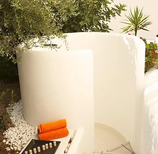 Casa Aiora Adamantas (Milos)